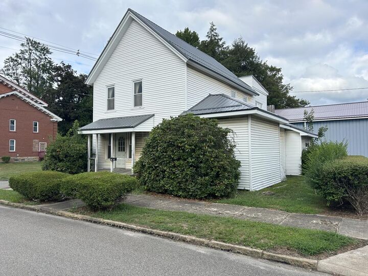 110 N Perry St  Titusville PA 16354 photo