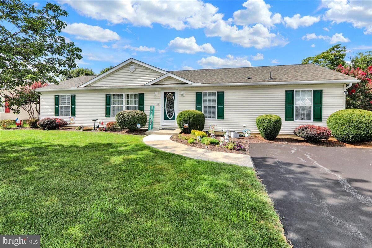 Property Photo: 106 Allison Place PA 19510