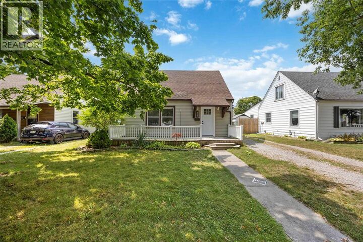 Property Photo: 618 Elm Avenue ON N7T 4H1