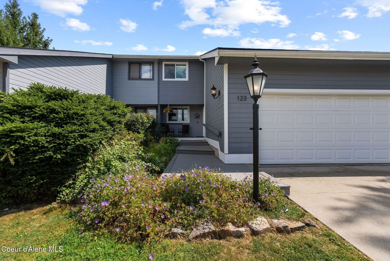 Property Photo:  123 S Lincoln Ave  ID 83864 