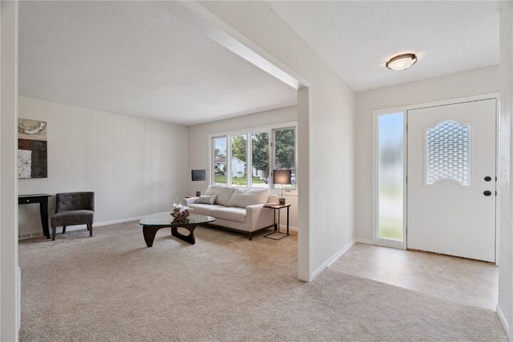Property Photo:  5207 Broadlawn Drive SE  IA 52402 