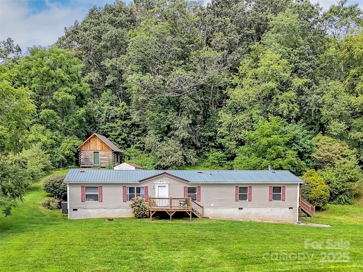 Property Photo:  21 Crooked Trail  NC 28716 