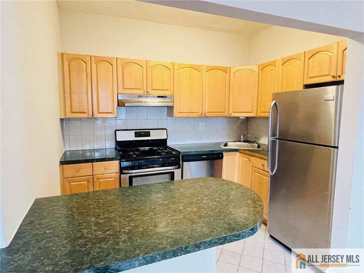 Property Photo: 17 Elm Court B NJ 08840