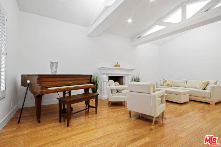 Property Photo: 352 S Wetherly Dr CA 90211