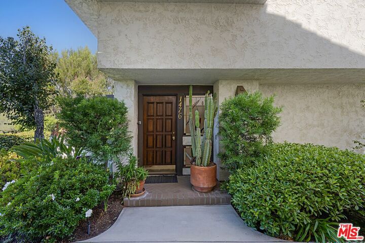 Property Photo: 1476 Palisades Dr CA 90272