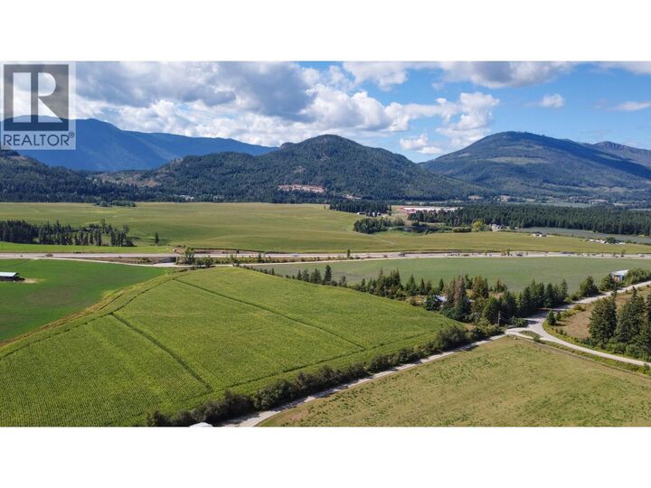 Photo de la propriété:  4050 White Lake Road  BC V0E 2W0 