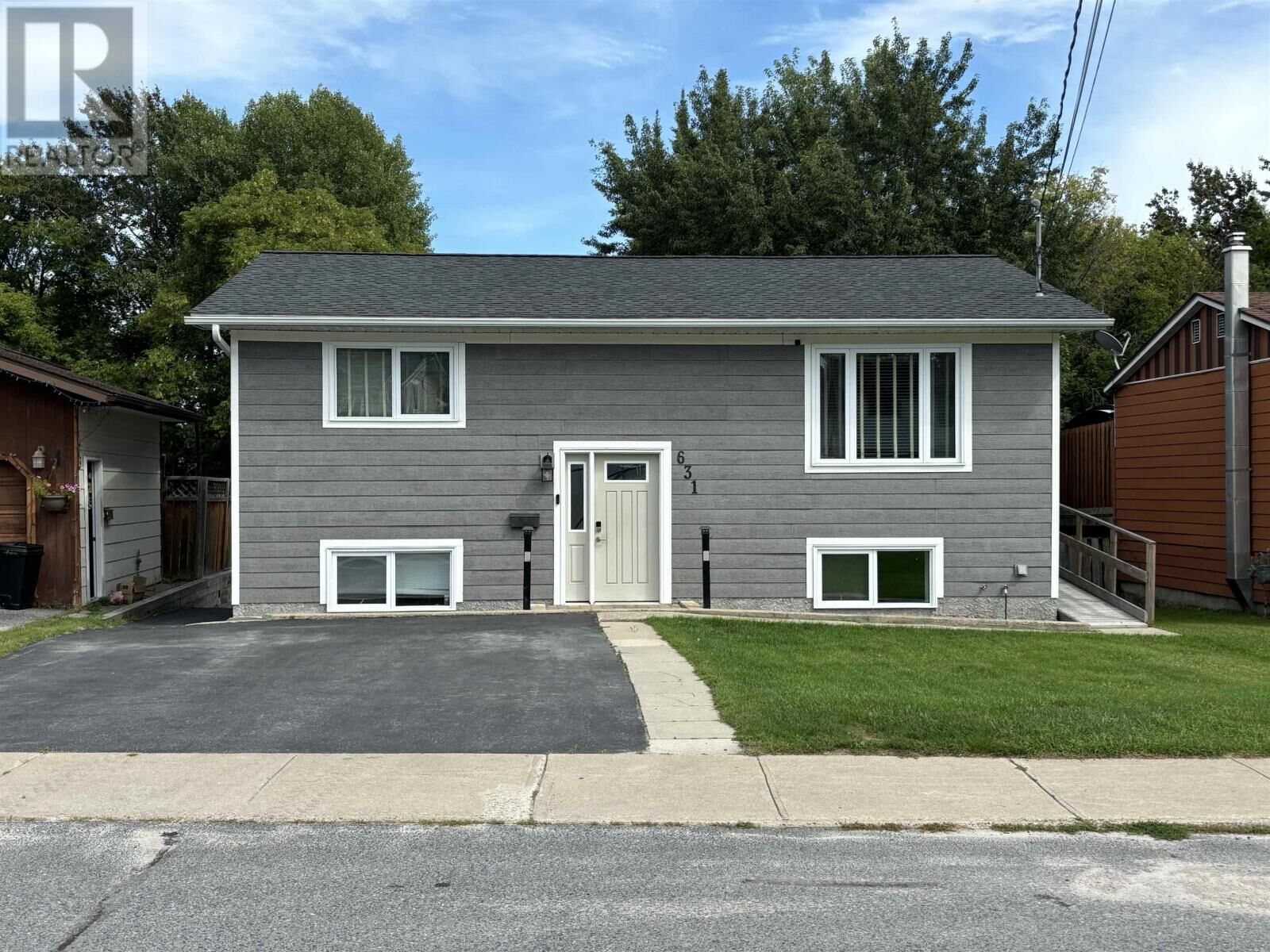 Photo de la propriété: 631 Eighth Avenue South ON P9N 3Z9