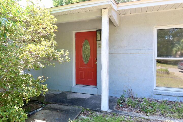 Property Photo: 36 NE Bay Drive FL 32548