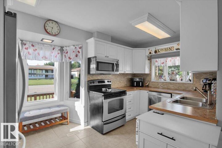 Property Photo:  15 Belleville Avenue  AB T7X 1J6 