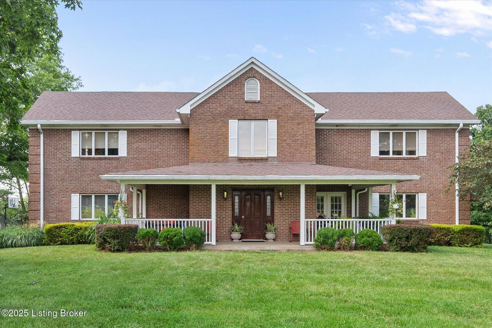 Property Photo: 502 Locust Ln KY 40065