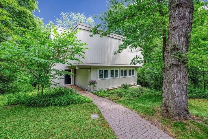 2201 Timberland Road  Ames IA 50014 photo