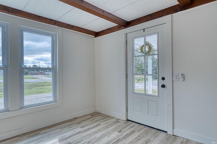 Property Photo:  311 W Columbia Street  IN 47660-1411 
