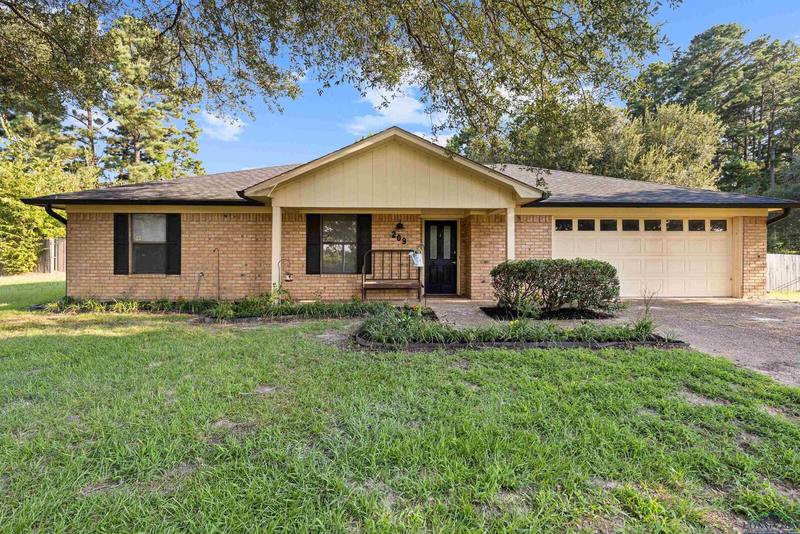 Property Photo: 209 Windridge Dr TX 75791-0000