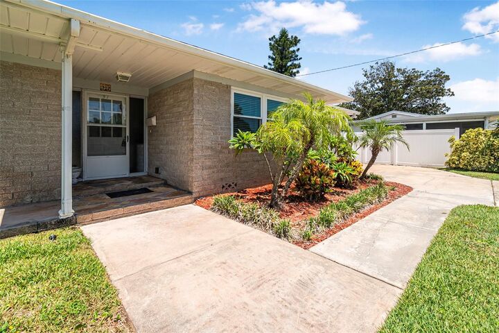 Property Photo: 37 Sunset Boulevard FL 32176
