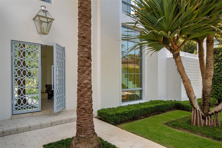 Property Photo: 1161 Valencia Avenue FL 32789