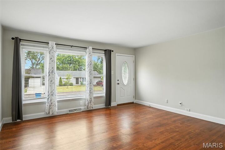 Property Photo: 7222 Cheshire Lane MO 63123