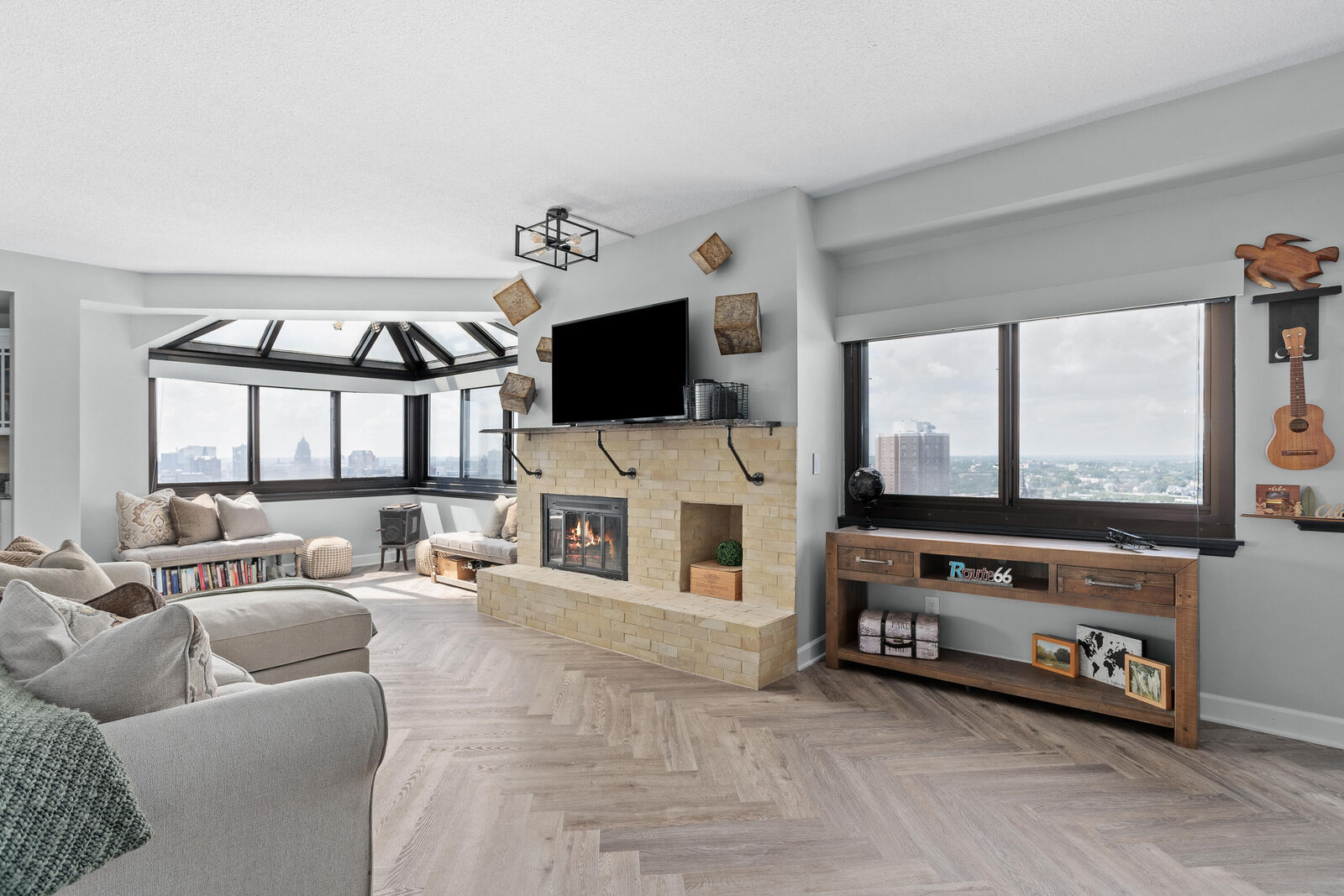 Property Photo: 1633 N Prospect Ave 22B WI 53202