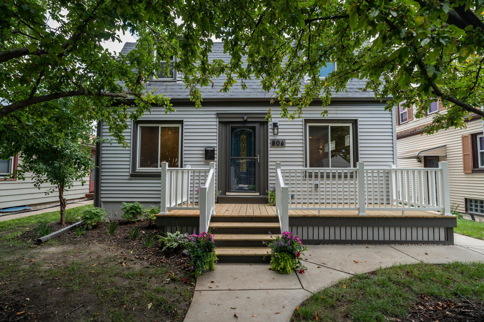 Property Photo: 806 S 93rd St WI 53214