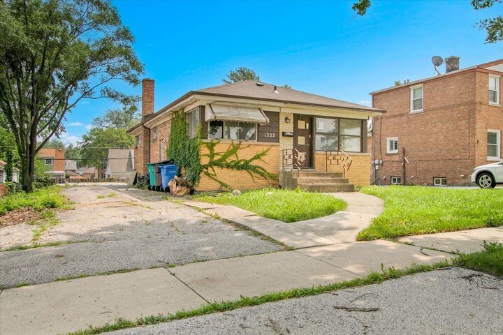 Property Photo: 1327 S Wolf Road IL 60162