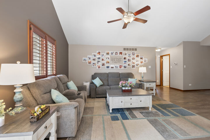 Property Photo: 1559 Sawgrass Lane IL 60401