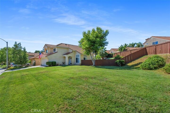 Property Photo: 43025 Corte Salamanca CA 92592