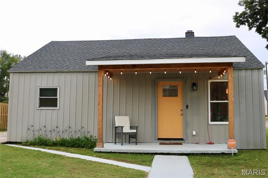 Property Photo:  325 Daniel Street  MO 63801 
