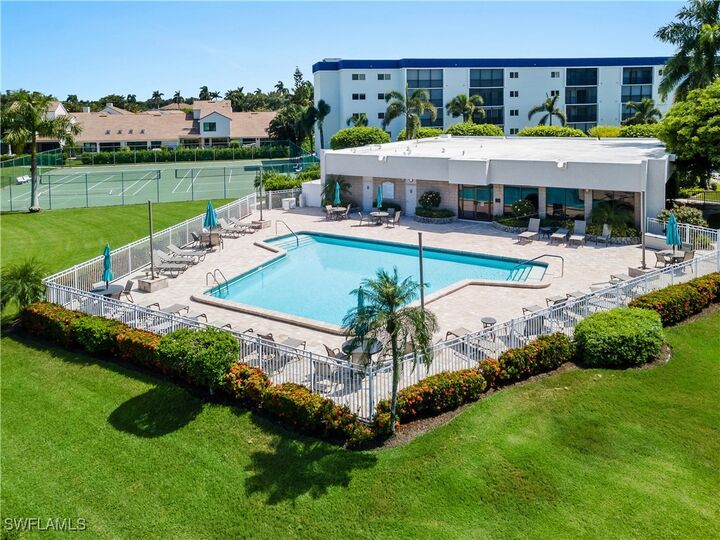 Property Photo:  555 Park Shore Drive B513  FL 34103 