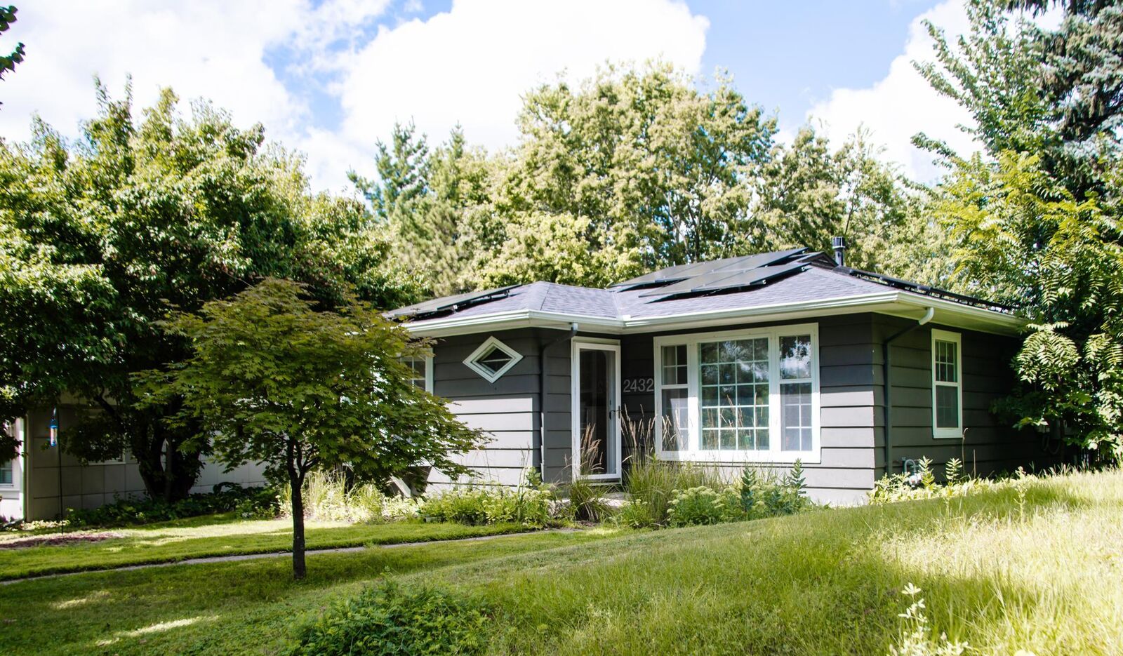 Property Photo: 2432 Mount View Avenue MN 55405