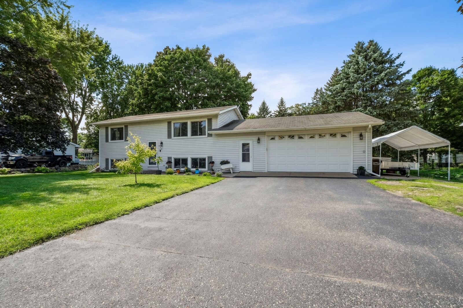 Property Photo: 315 14th Street MN 55328
