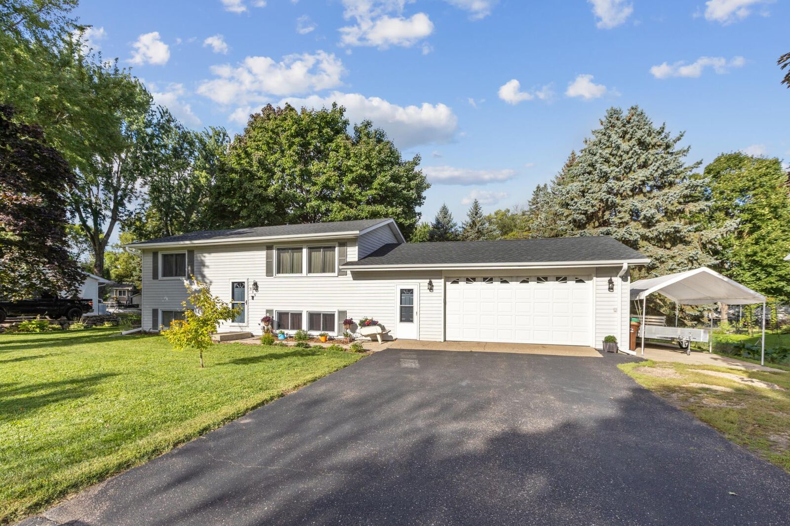 Property Photo: 315 14th Street MN 55328