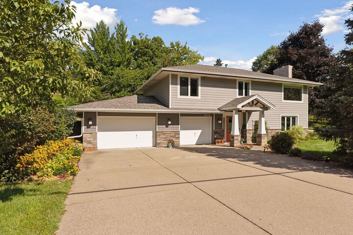 2610 Noble Avenue N  Golden Valley MN 55422 photo
