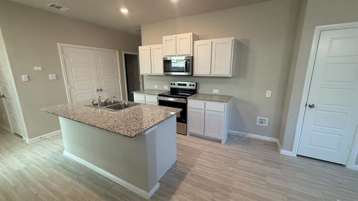 Property Photo: 3113 Pecan Farm Lane TX 76140