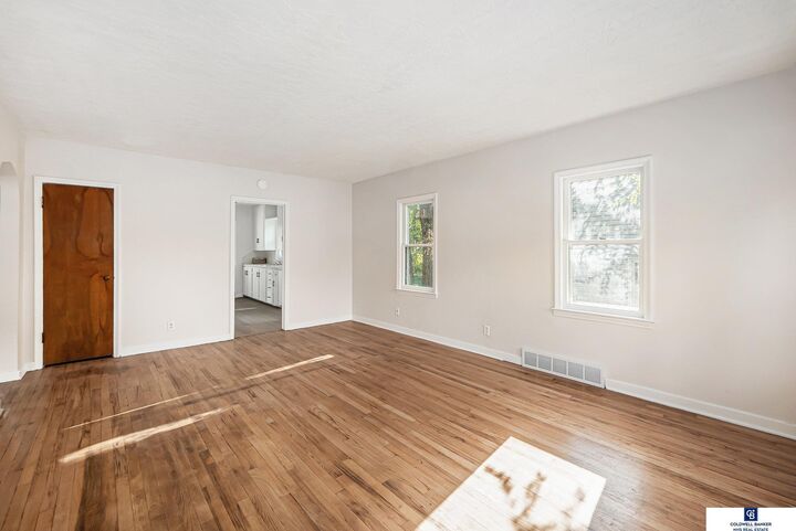 Property Photo: 6317 Blondo Street NE 68104