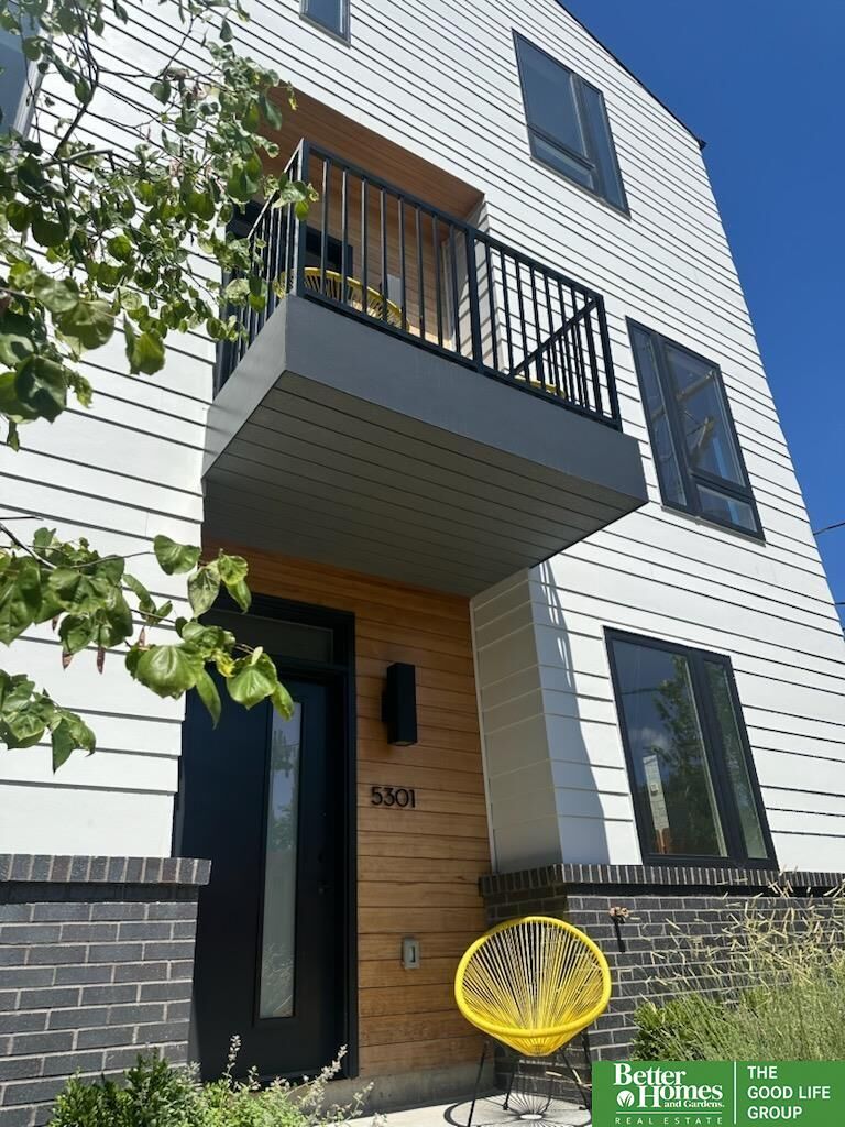 Property Photo:  5301 Elmwood Plaza  NE 68106 