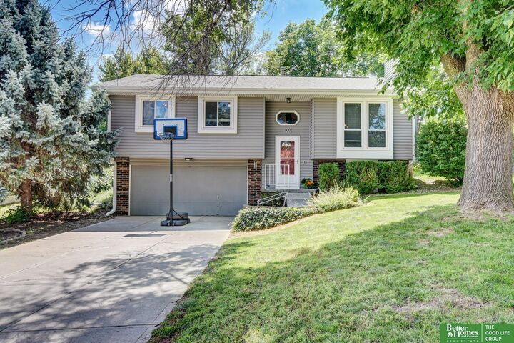 909 Fairview Street  Bellevue NE 68147 photo