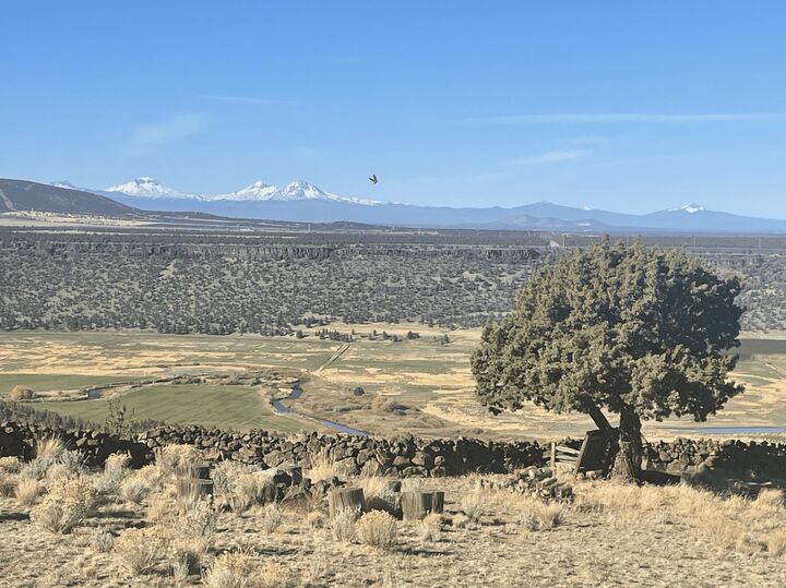 Property Photo:  6233 SE Scenic Drive  OR 97754 