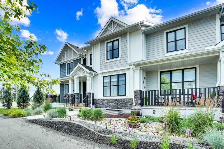 Property Photo:  3 Darcy Boulevard  AB T1S 5S6 