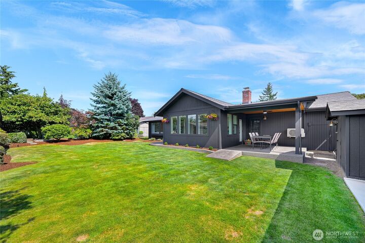 Property Photo: 5327 Bellaire Way WA 98226