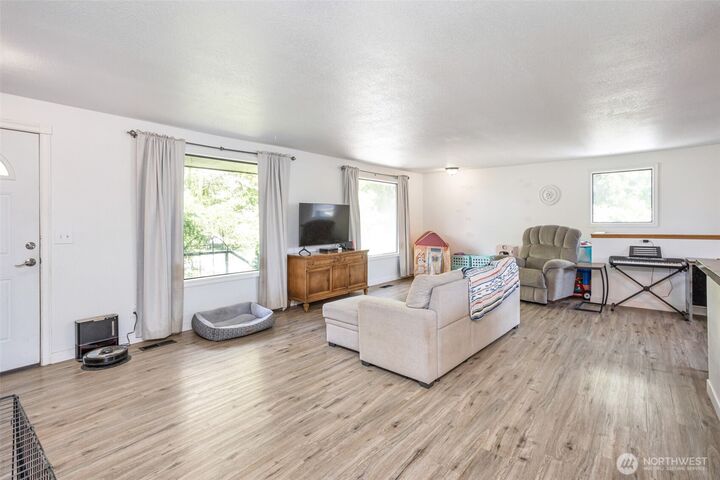 Property Photo:  210 E Seventh Street  WA 99361 