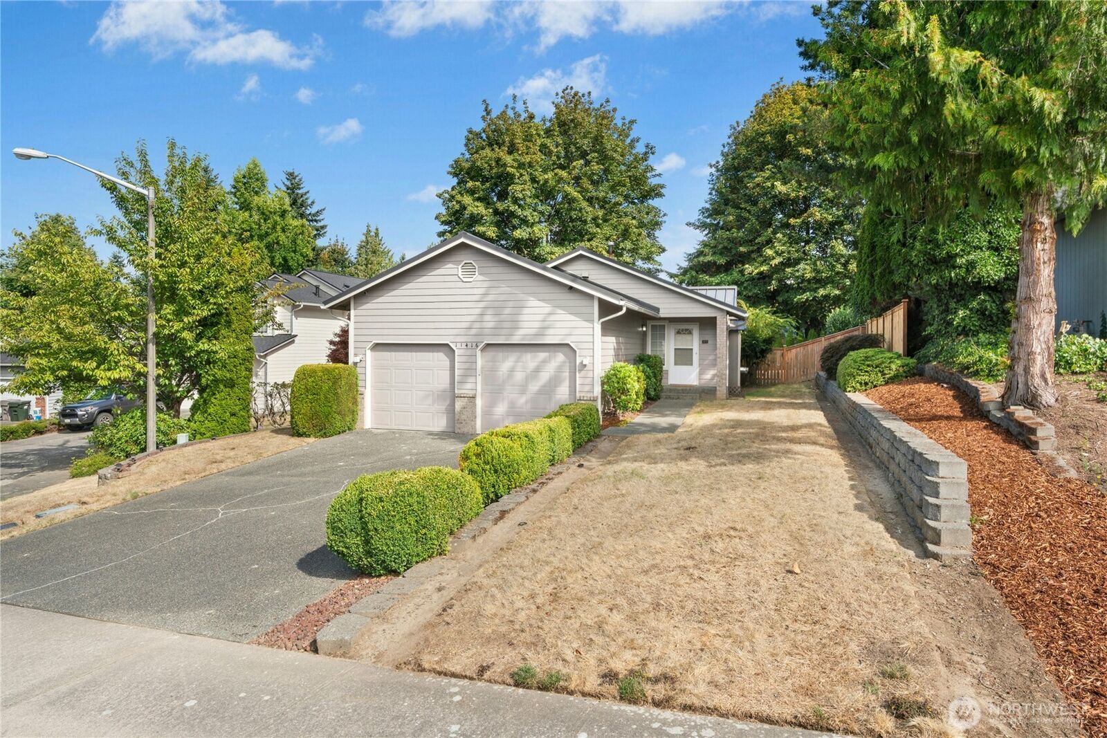 Property Photo: 11416 SE 228th Place WA 98031