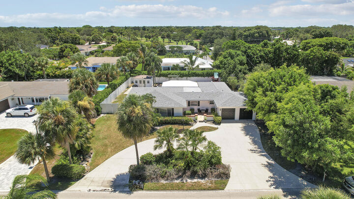 Property Photo: 335 Country Club Drive FL 33469