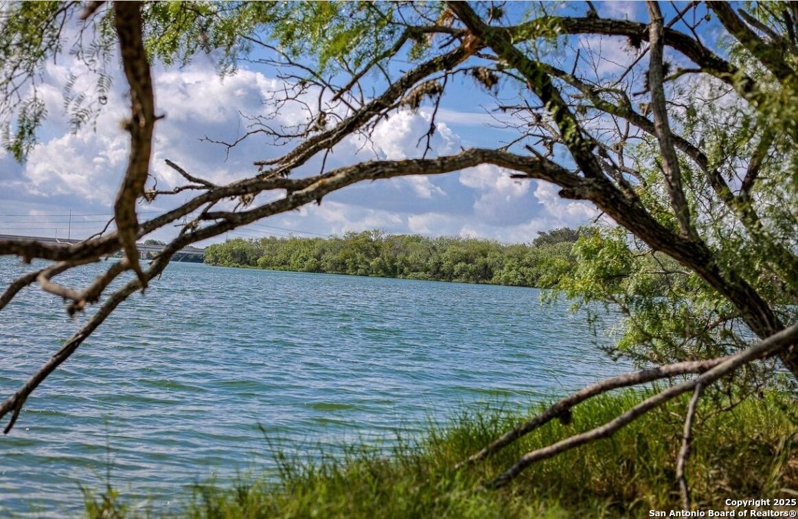 Property Photo: 10454 S Foster Rd TX 78223