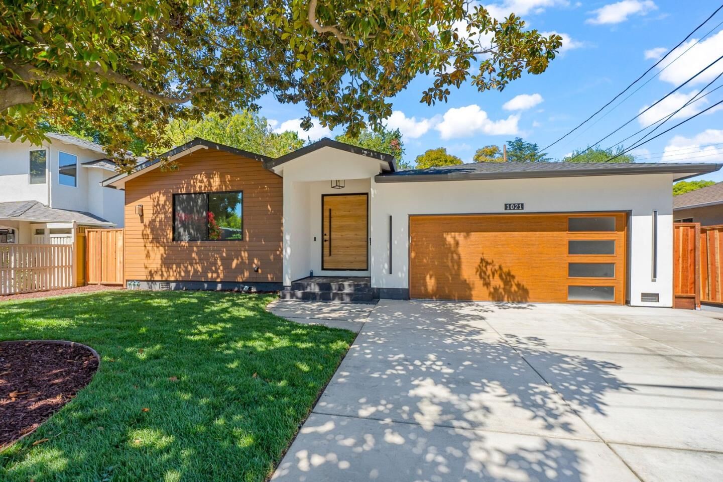 Property Photo: 1021 North California Avenue CA 94303