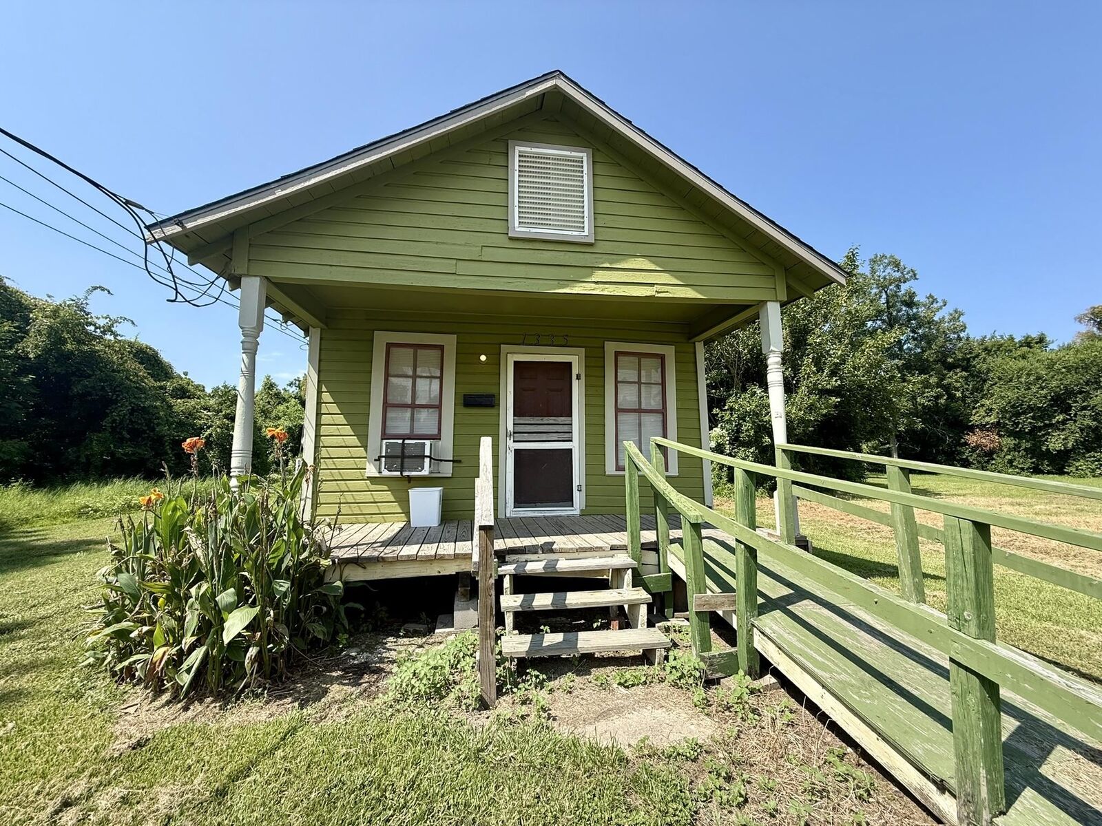 Property Photo: 1335 Sherman St TX 77701