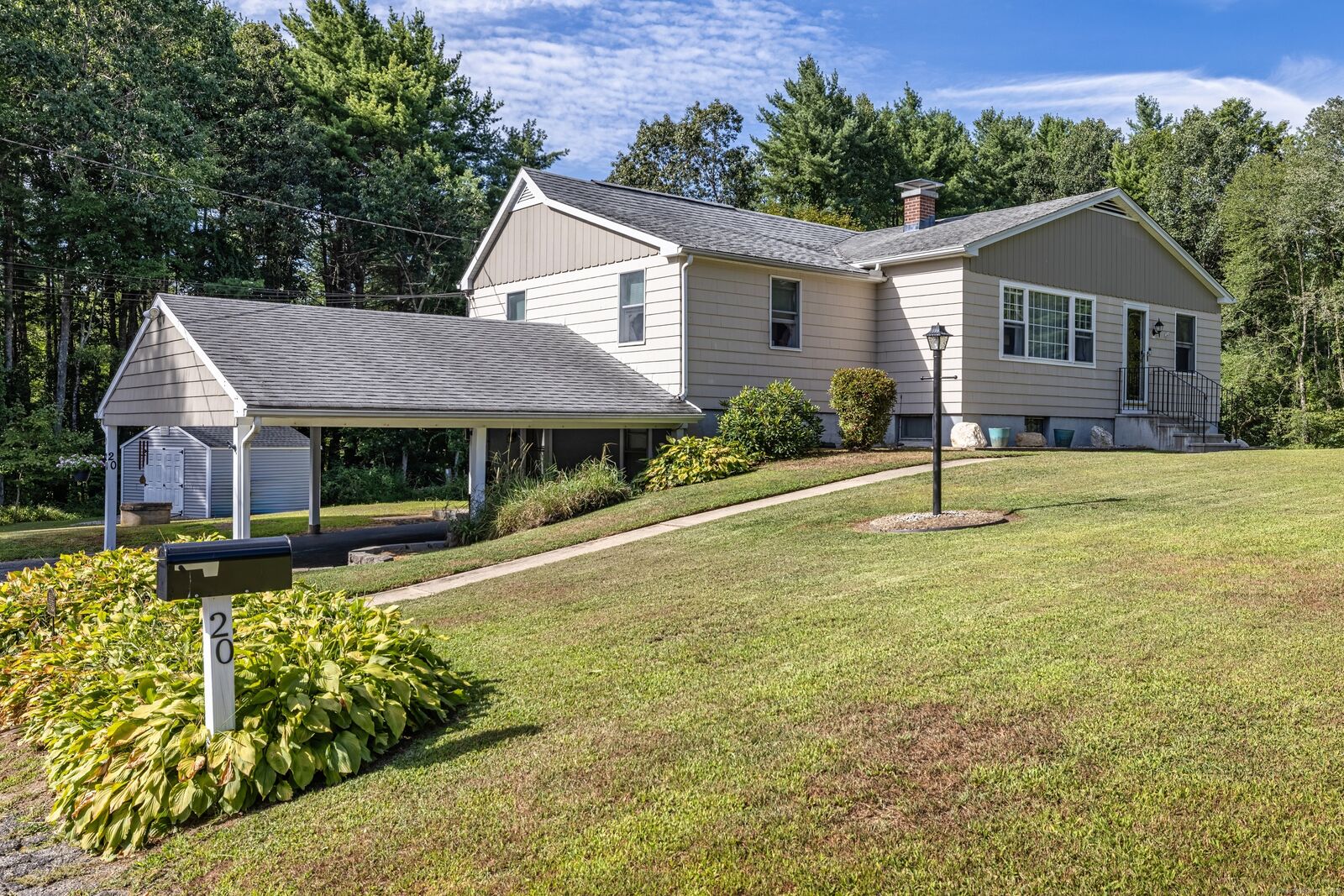 Property Photo:  20 Carefree Lane  CT 06235 