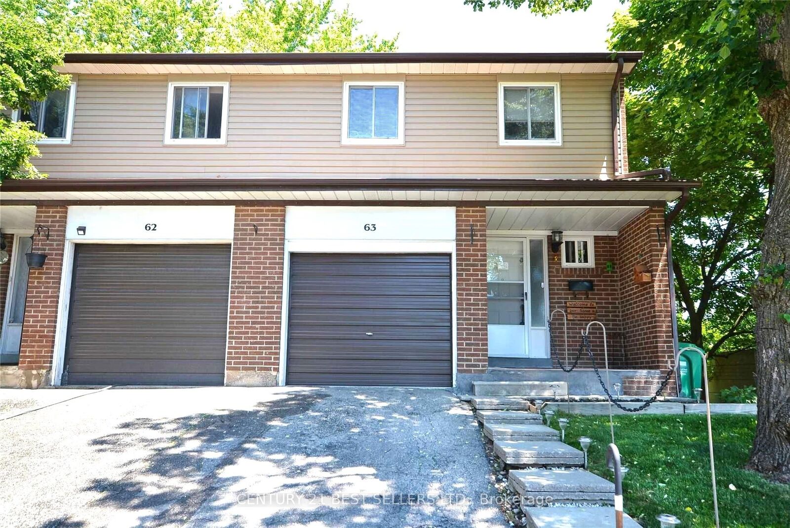 Property Photo: 3025 Cedarglen Gate 63 ON L5C 2V7