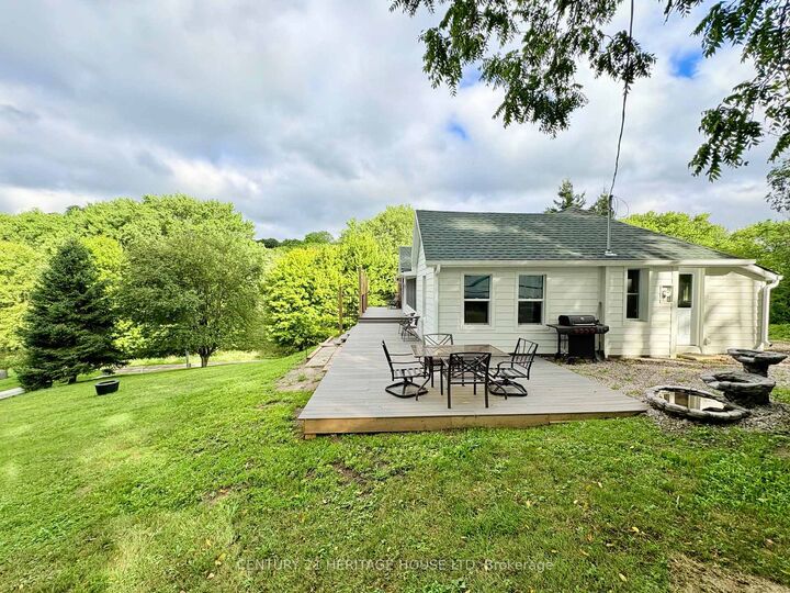Property Photo: 3490 Waneeta Drive ON N5H 2R2
