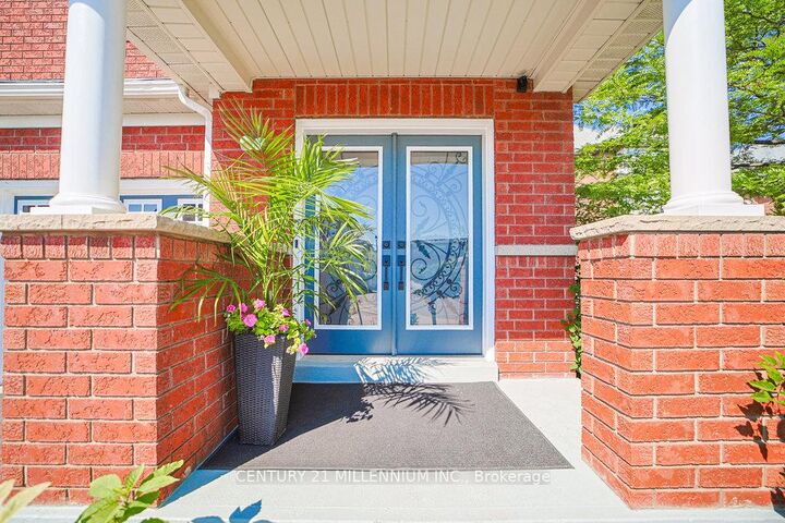 Photo de la propriété: 32 Davenhill Road ON L6P 3E1