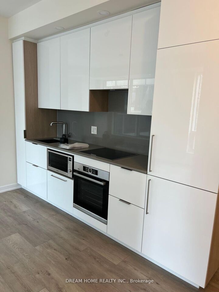 Property Photo:  28 Freeland Street 1304  ON M5E 0E3 