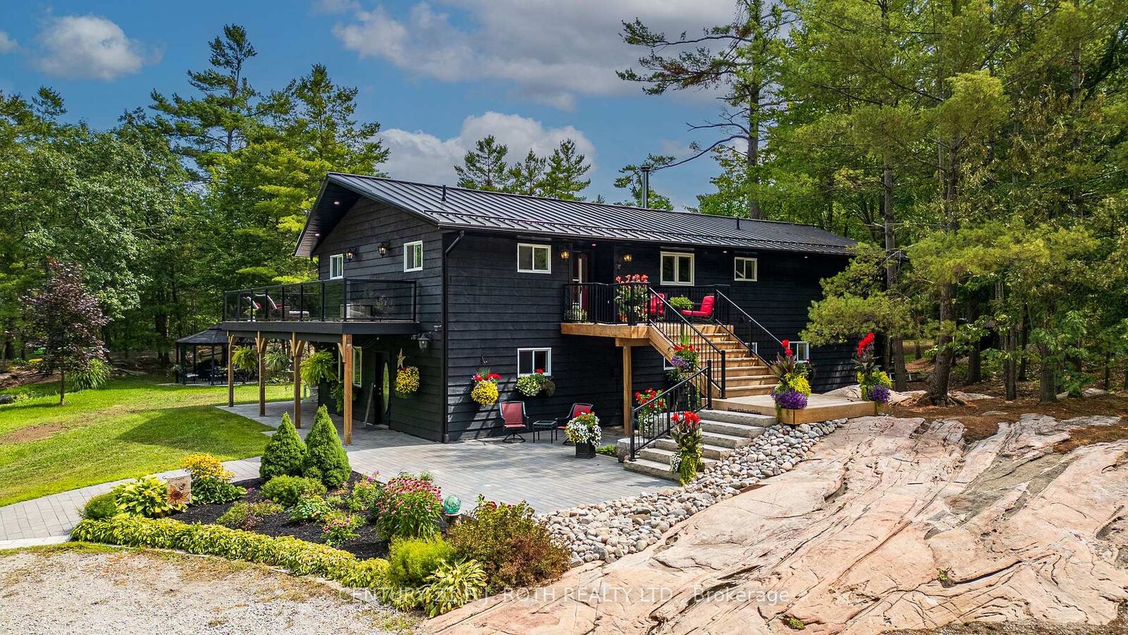 Photo de la propriété:  3193 Muskoka Street  ON L0K 2B0 